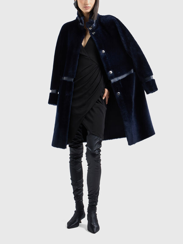 Coat of soft texture and leather details - 2