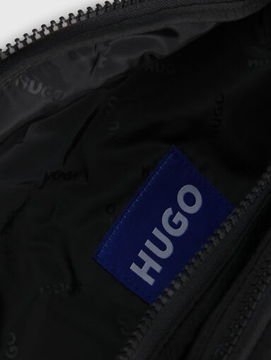 Contrasting details bumbag - 4