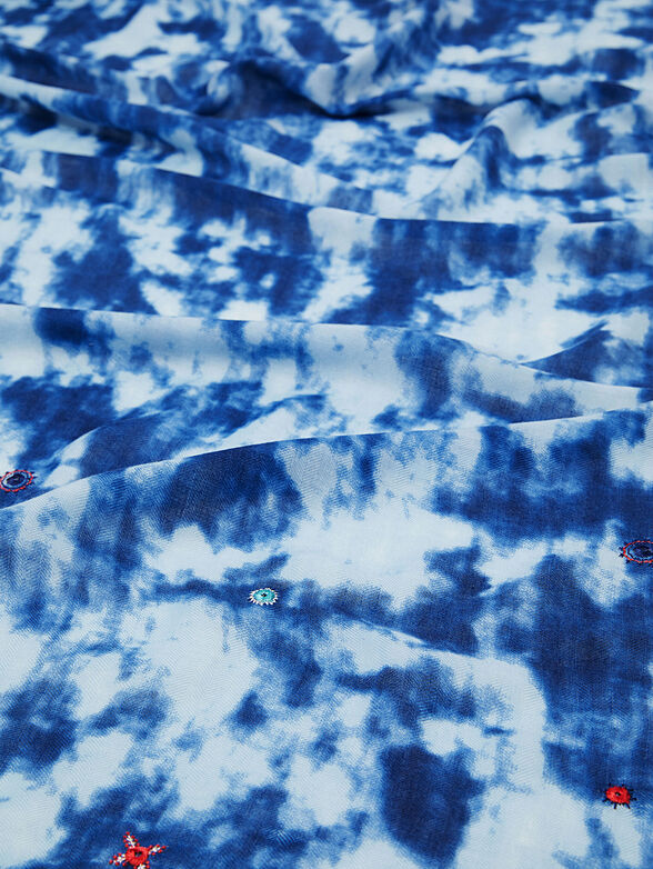 Blue scarf with embroidered mandalas - 2