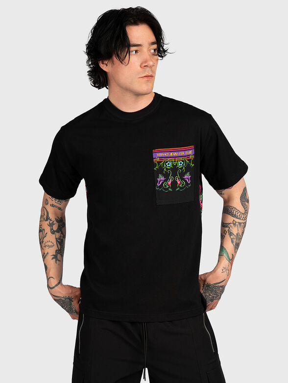 T-shirt with accent print on the back - 1