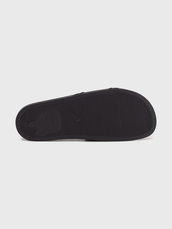 KONDO beach slippers with embossed logo - 5