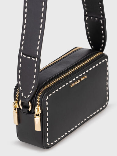 Crossbody bag with contrast stitching - 5