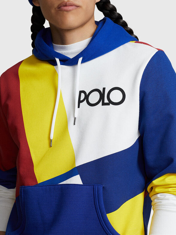 Sweatshirt with hood and accent print - 3