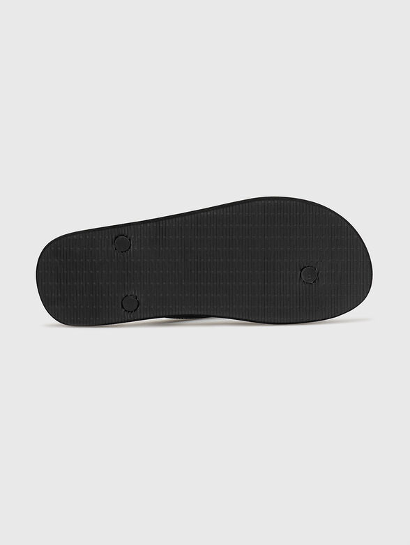 Beach slippers with a logo accent - 5