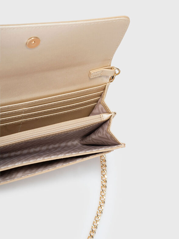Clutch with embossed logo  - 6