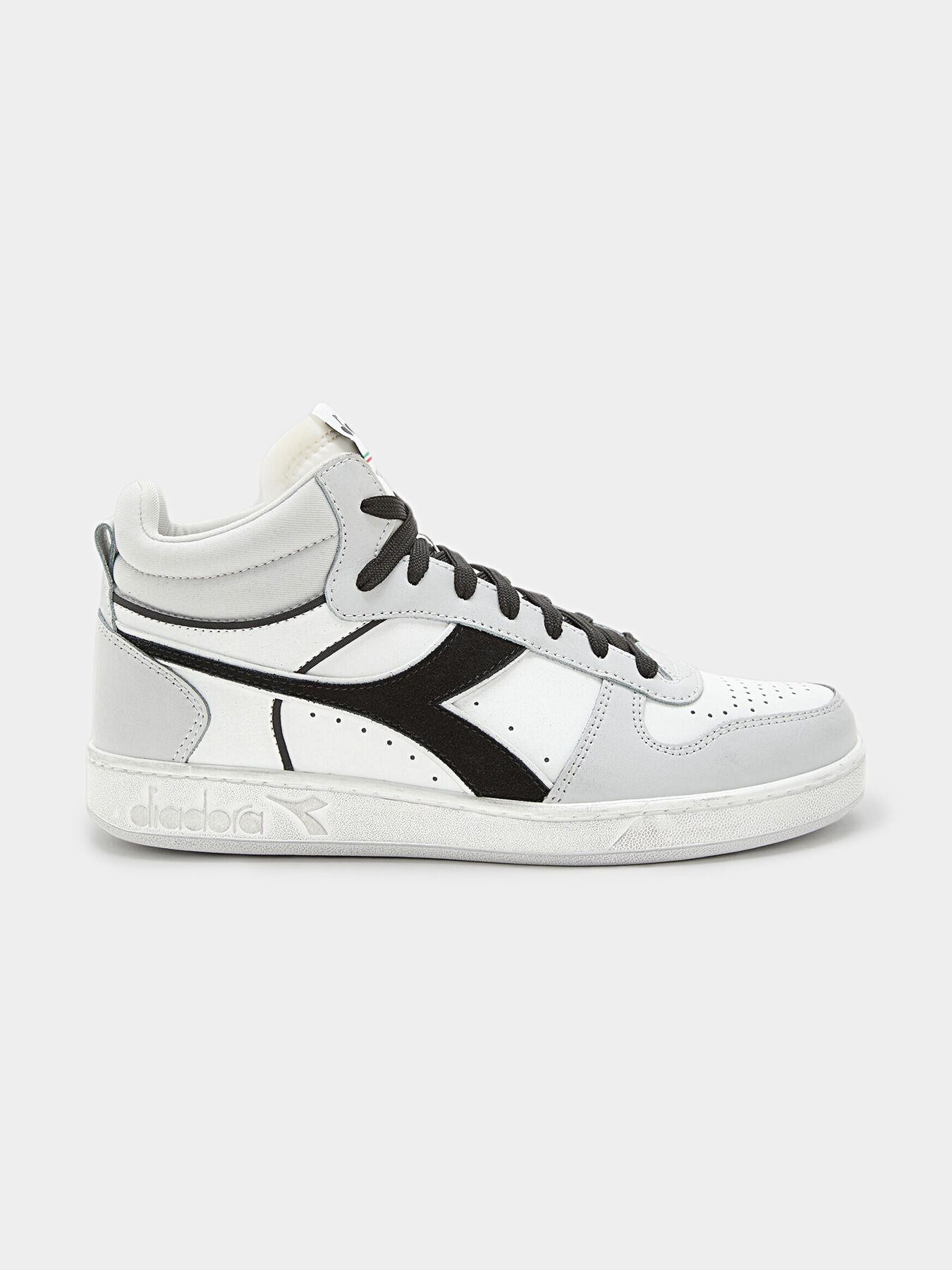 MAGIC BASKET DEMI CUT ICONA high top sneakers brand DIADORA Globalbrandsstore en