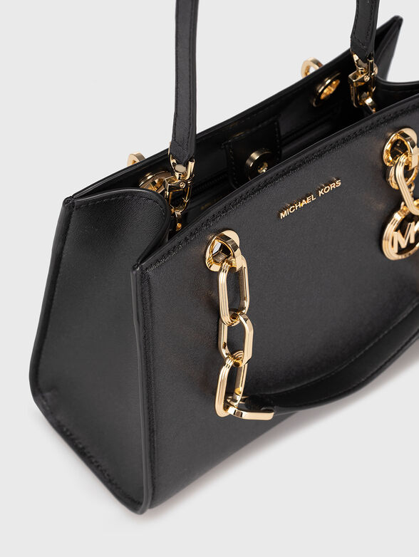 Bag with accent handle - 6