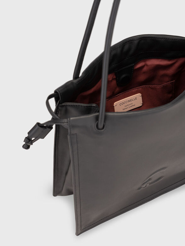 Leather bag with accent logo - 4