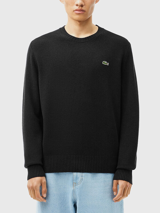 Вълнен пуловер с овално деколте - 1