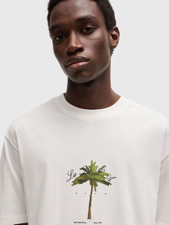 T-shirt with oval neckline and print - 4