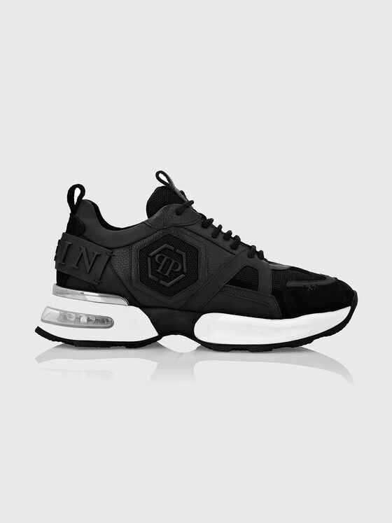 Спортни обувки в черен цвят с лого акцент - 1