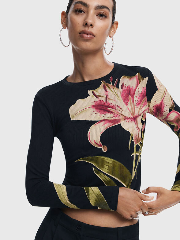 ROMANTIC blouse with floral motifs - 4