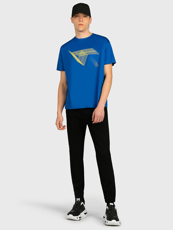 Black t-shirt - 4