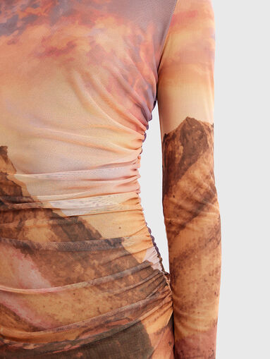 Slim dress with multicolour print - 3