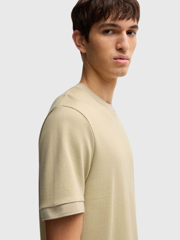 Cotton T-shirt with side slits - 4