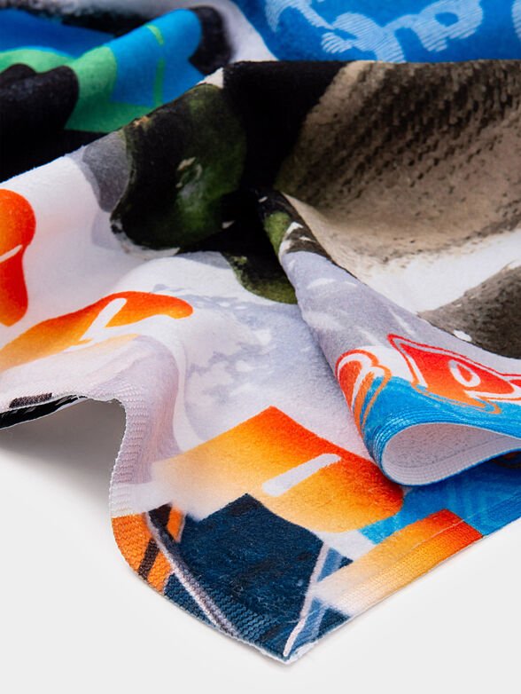 Beach towel with multicolor print - 3