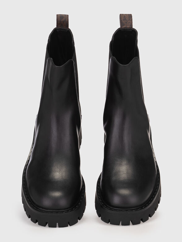 Leather boots with contrast monogram element - 6