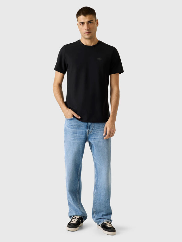 Slim fit T-shirt with oval neck - 2