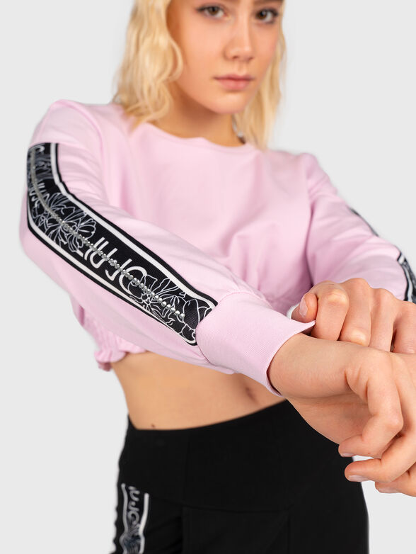 Cropped sweatshirt with applique rhinestones - 4