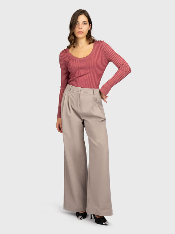 Пуловер с овално деколте - 1