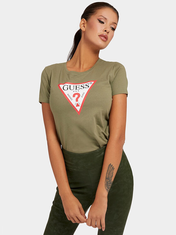 Зелена тениска с триъгълно лого - 1
