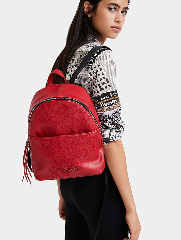 Black bakcpack with floral embroideries - 2