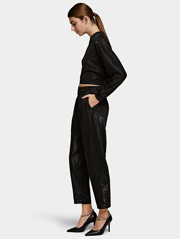 Shortened pants with glamorous finish - 3