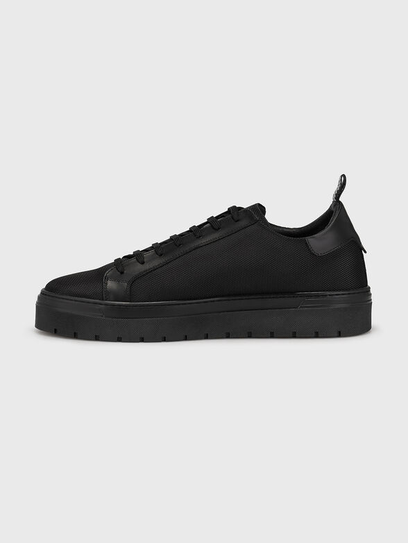 Black sports shoes - 4