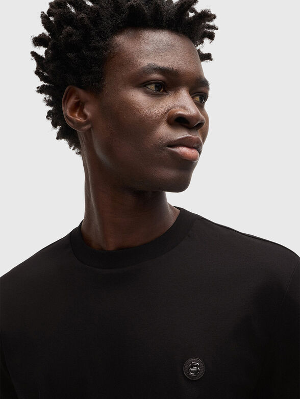 White T-shirt with oval neckline - 4