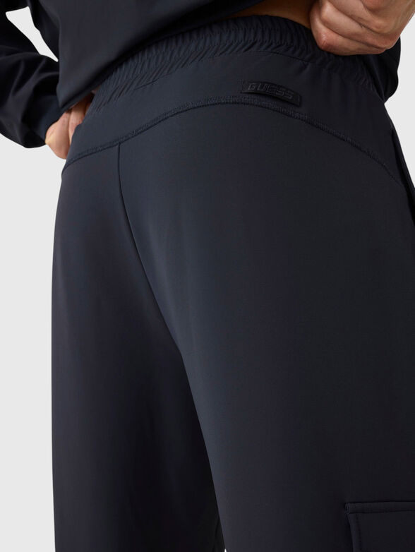 Cargo pants with side pockets - 3