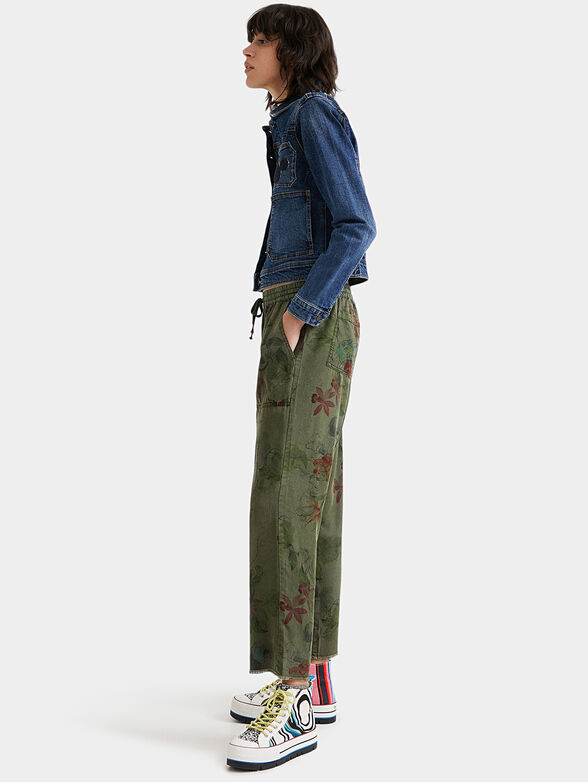 Pants with floral print  and Mickey Mouse details - 3