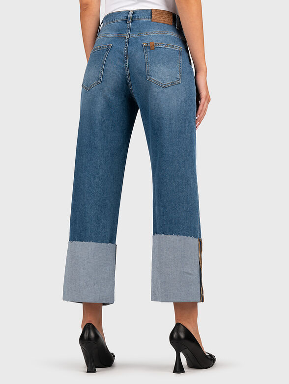 Jeans with reversed cuffs - 2