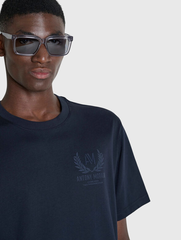 Cotton T-shirt with a design on the back - 4