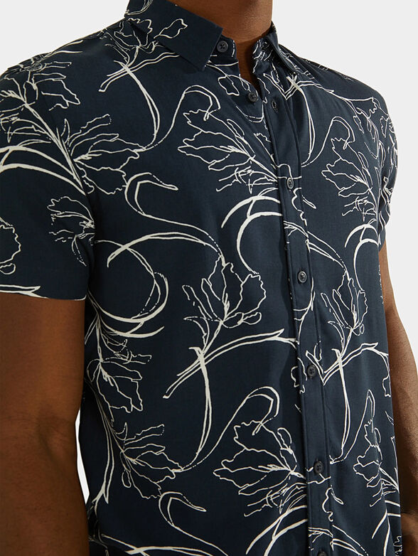 Dark blue shirt with floral motifs - 4