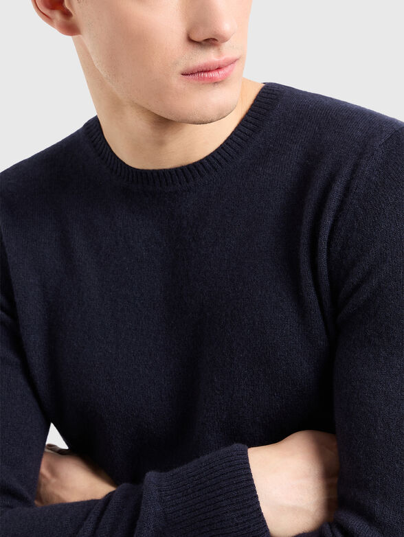 Sweater with logo embroidery - 4