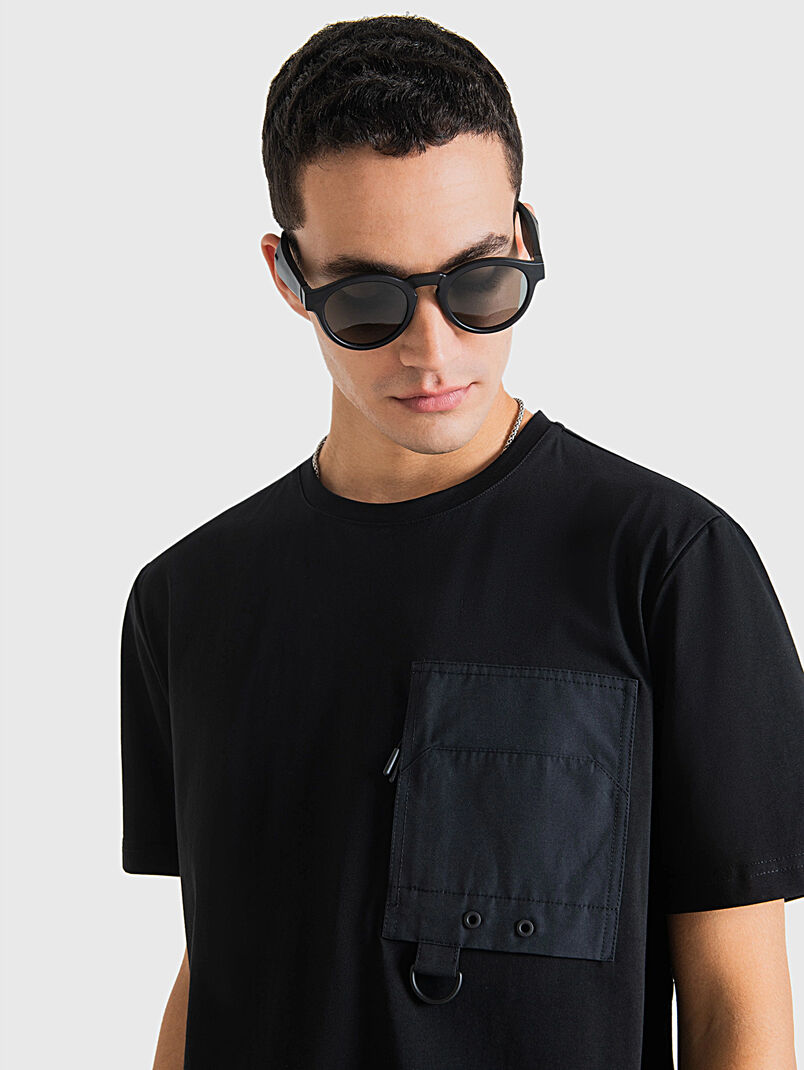 Black cotton T-shirt with accent pocket - 3