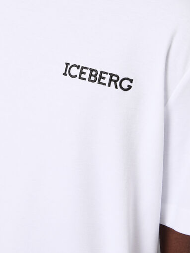 T-shirt with print on the back - 4