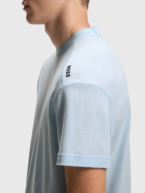 T-shirt with a round neckline - 4