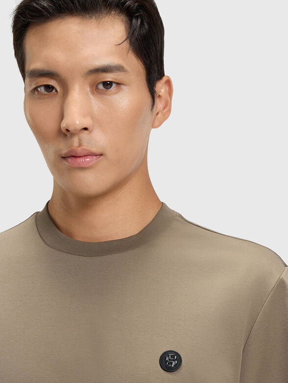 White T-shirt with oval neckline - 4