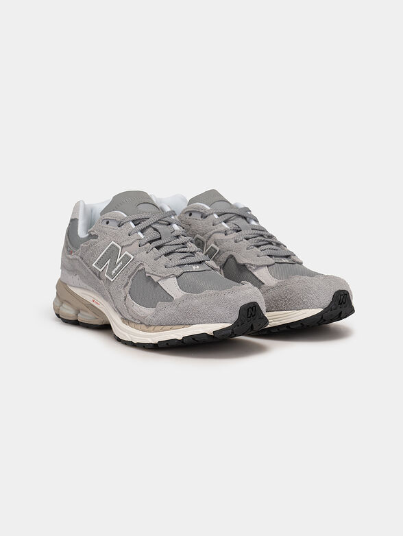2002 grey sneakers brand New Balance — Globalbrandsstore.com/en