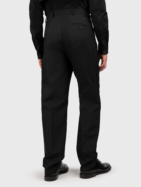 Straight cut trousers in black colour - 2