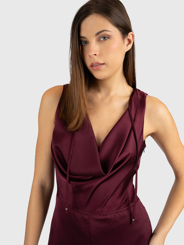 Satin jumpsuit with a V-neck - 3