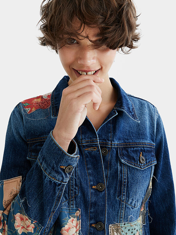 Denim jacket with floral motifs - 3
