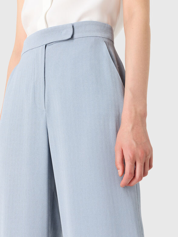 Straight cut trousers in light blue - 3