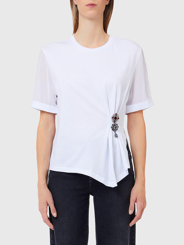 White T-shirt with brooch - 1