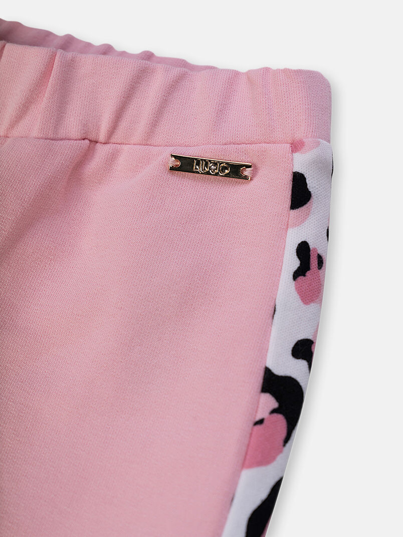Pantswith leopard accents - 3