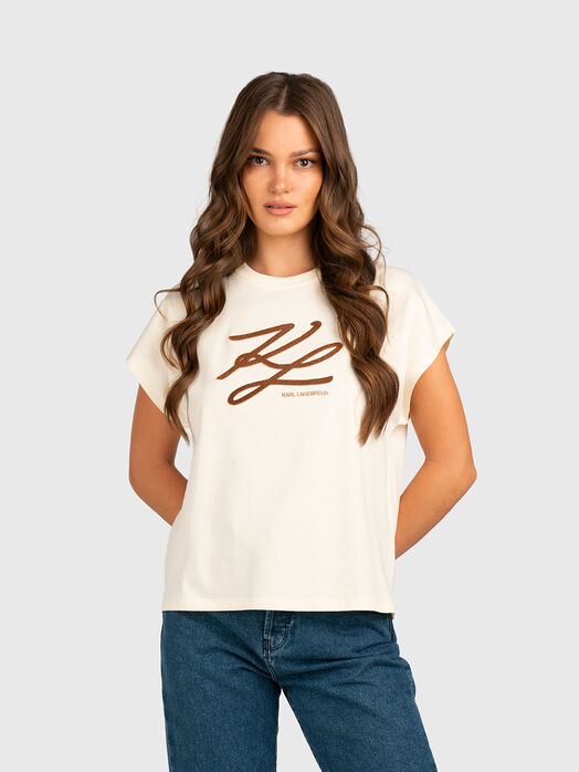 T-shirt with embossed logo