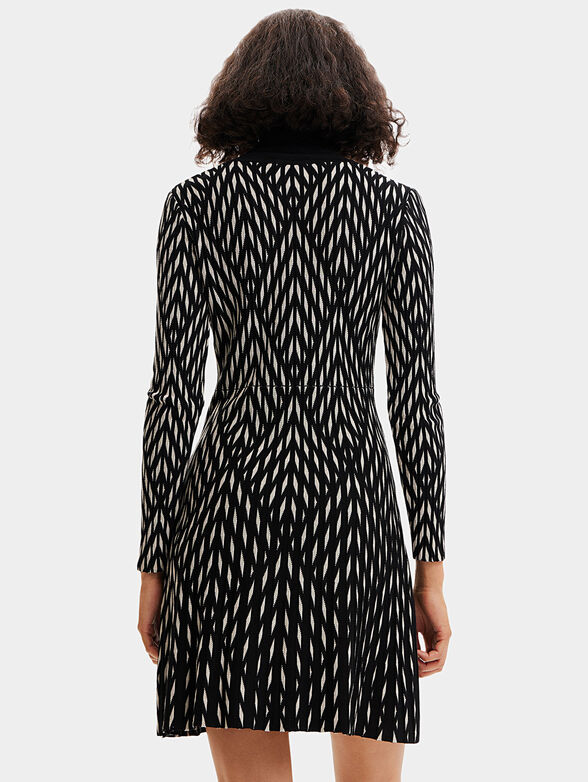 Knitted dress with geometric print - 2