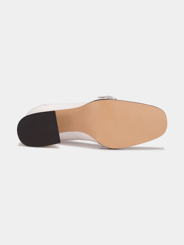 Black leather shoes - 5