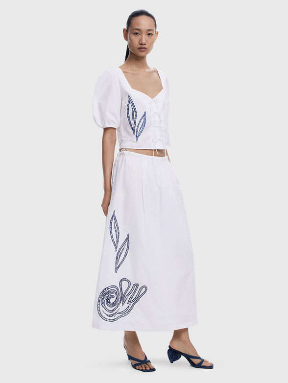 Long sleeved shirt with accent embroidery - 2